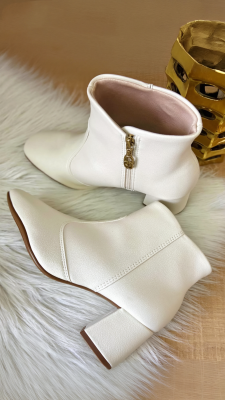 Bota Luna cano médio salto bloco Off white